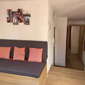 Casa Ferrers Piso 5. Precioso ático Con Terraza , Tarragona España