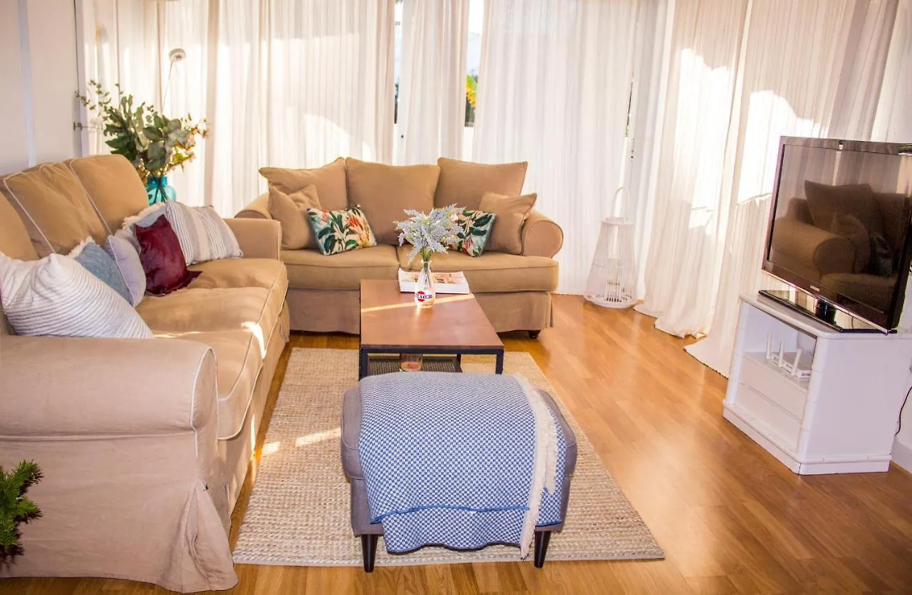 Benalgolf: Seaside Apartment with Private BBQ Backyard Benalmadena