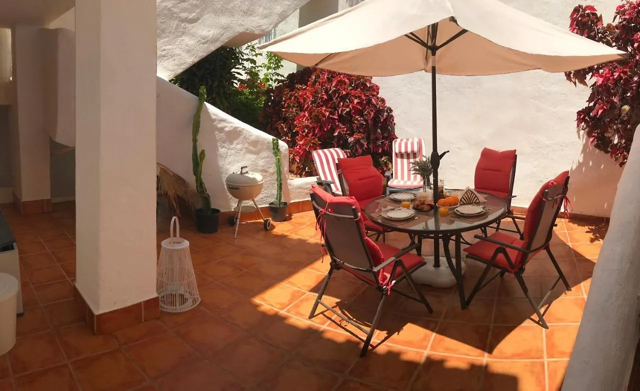 Benalgolf: Seaside Apartment with Private BBQ Backyard Benalmadena Spain