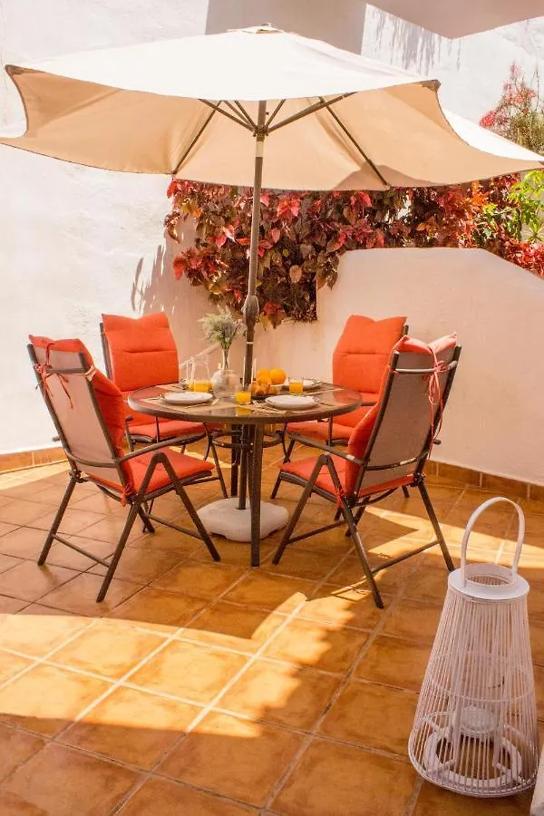 Benalgolf: Seaside Apartment with Private BBQ Backyard Benalmadena Spain