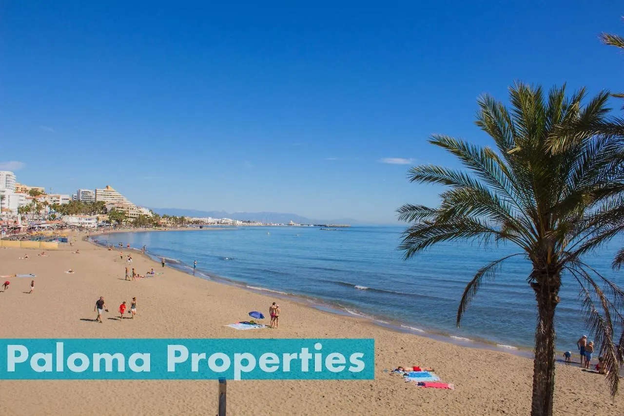 Benalgolf: Seaside Apartment with Private BBQ Backyard Benalmadena