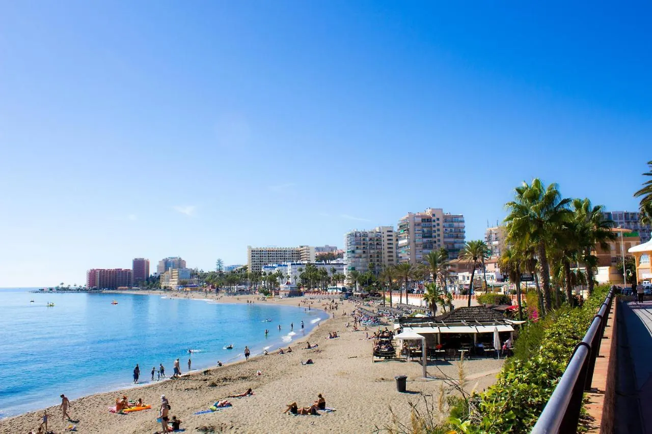 Benalgolf: Seaside Apartment with Private BBQ Backyard Benalmadena Spain