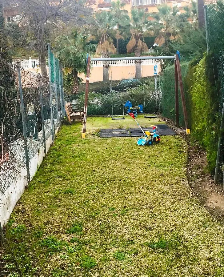 Benalgolf: Seaside Apartment with Private BBQ Backyard Benalmadena