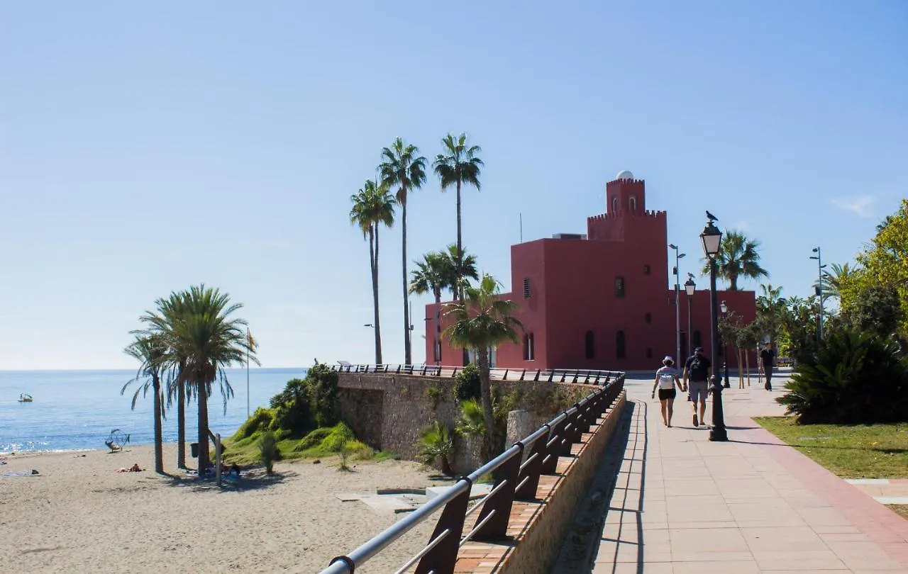 Benalgolf: Seaside Apartment with Private BBQ Backyard Benalmadena Spain