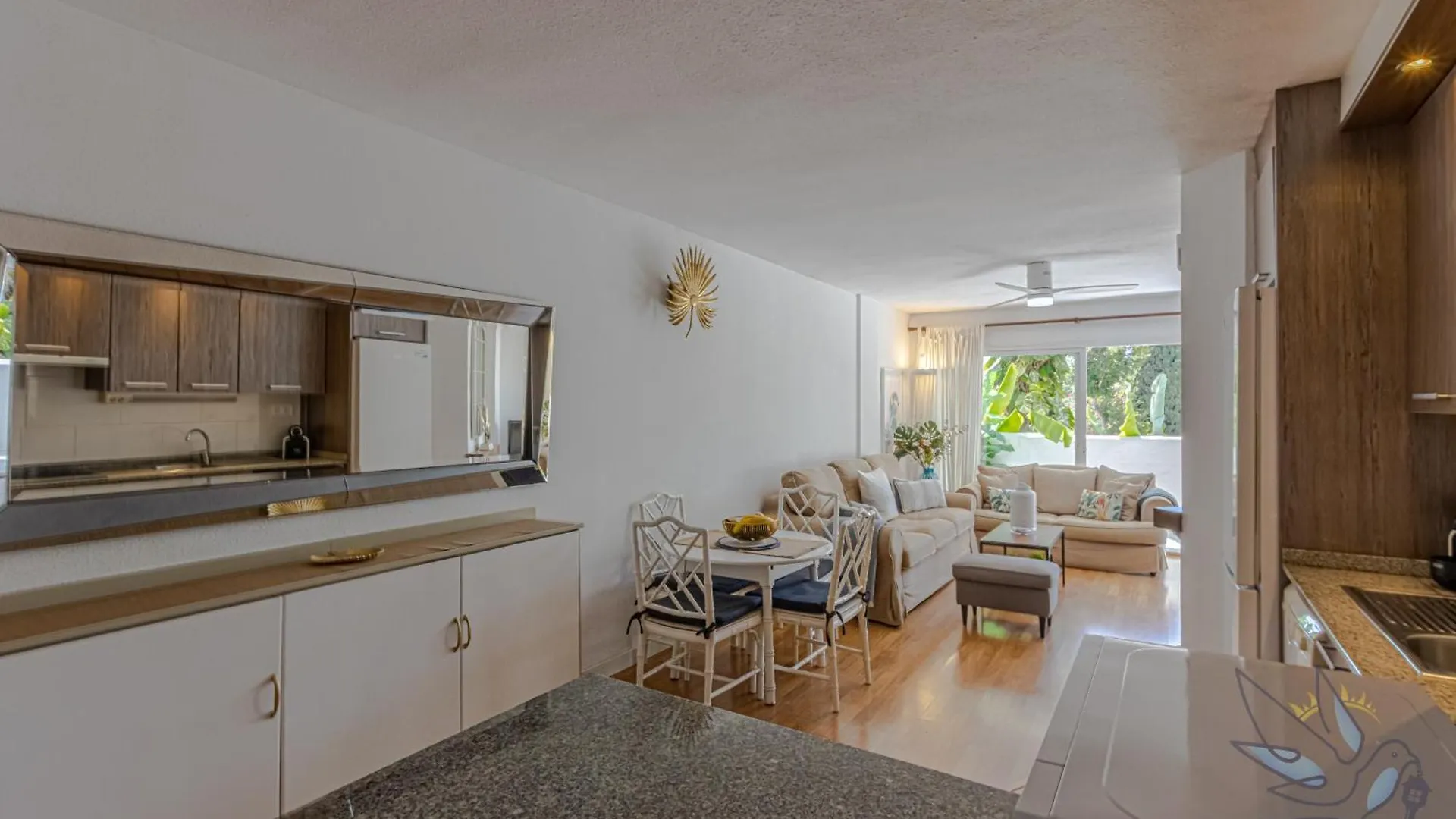 Benalgolf: Seaside Apartment with Private BBQ Backyard Benalmadena