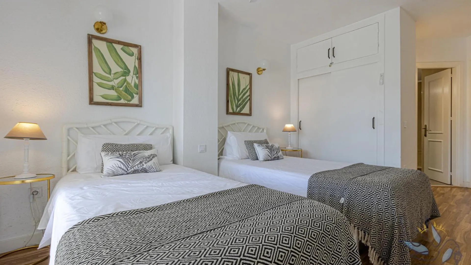 Benalgolf: Seaside Apartment with Private BBQ Backyard Benalmadena 0*,
