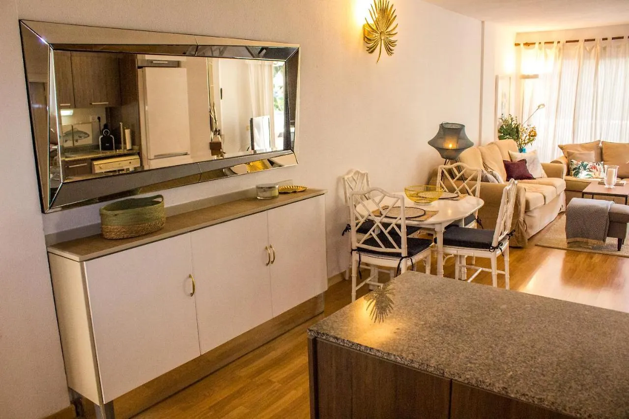 Benalgolf: Seaside Apartment with Private BBQ Backyard Benalmadena Spain